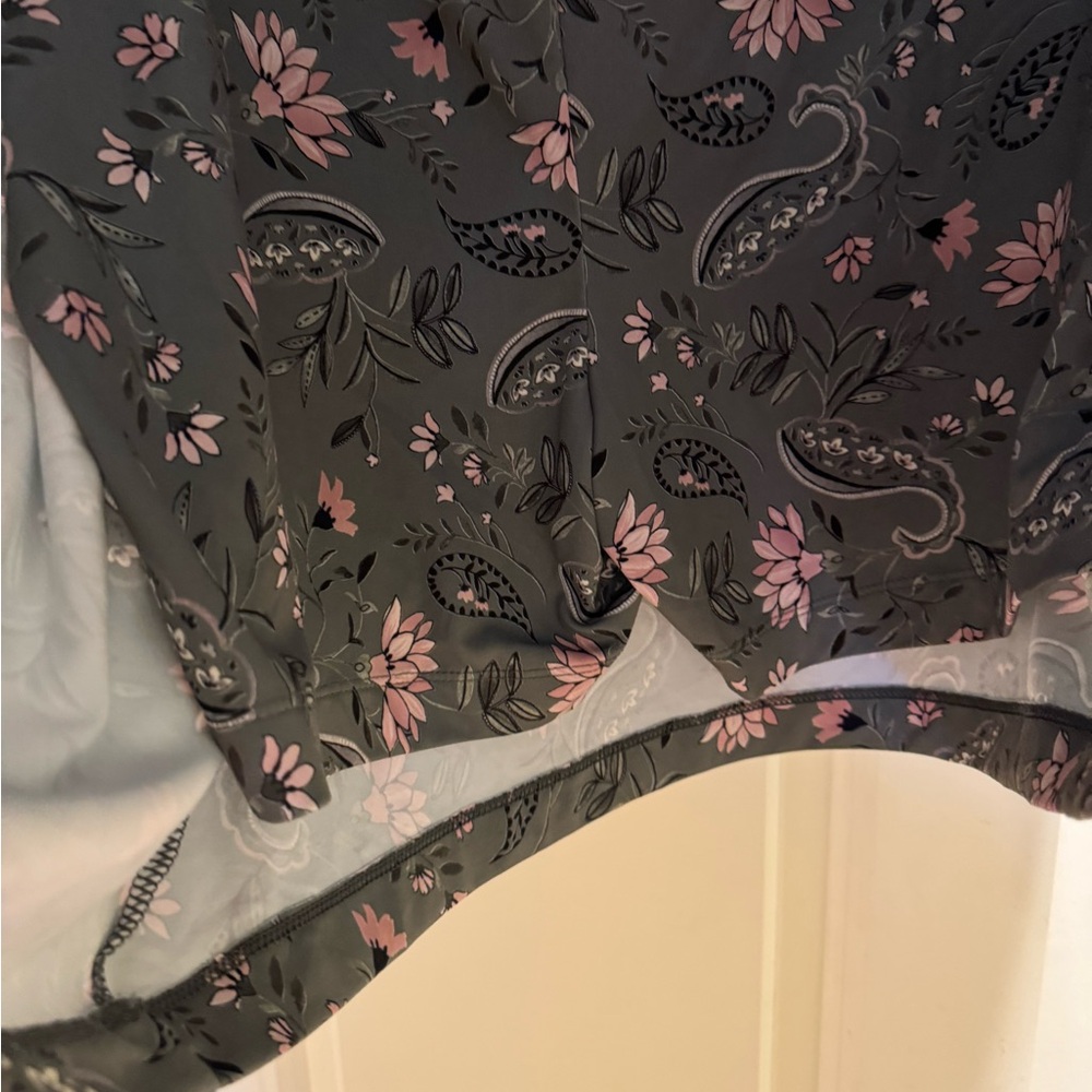 J Jill Fit sage Green Floral Skort with Pink Accents - Picture 5 of 6